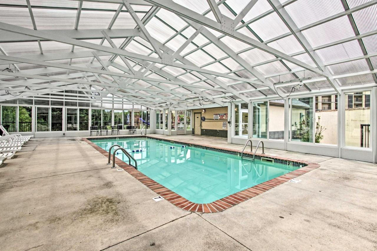 Downtown Pigeon Forge Condo With Pool Access! Exterior photo